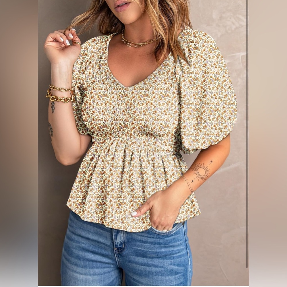 Acelitt Women's Puff Short Sleeve Peplum Top V Neck Smocked Blouses Dressy Shirt